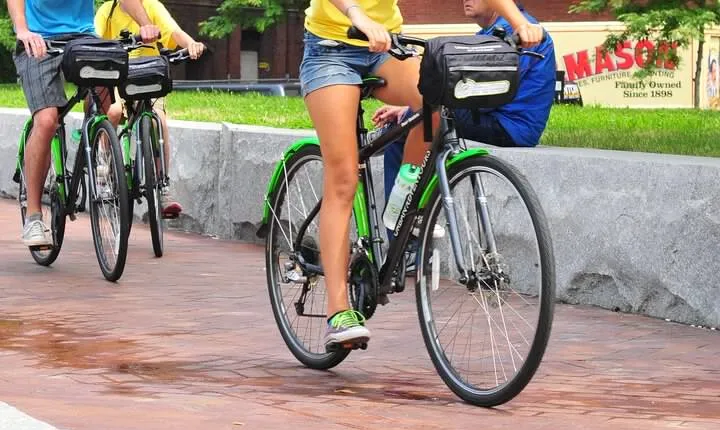 Comfort Hybrid Boston City Bike Rental
