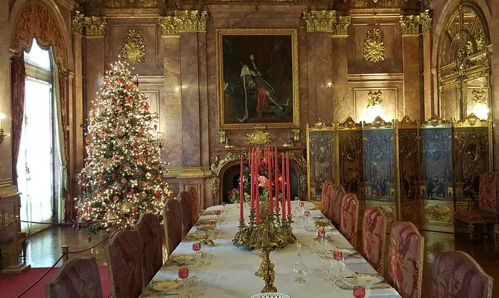 Christmas at the Mansions