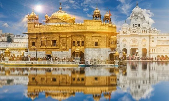 1-Day Trip to Golden Temple,Amritsar from Delhi with Both side Commercial Flight