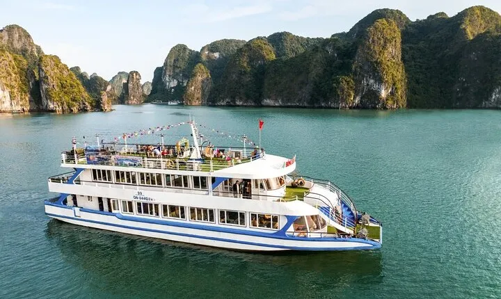 From Hanoi: Halong Bay Full Day Cruise, Titop Island, Caves,Kayak