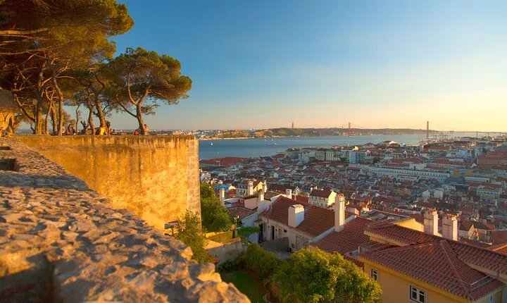 Private Tour: Historical Lisbon and Sintra Essence 8H