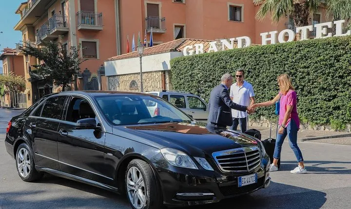 Private Transfer: Sorrento to Naples or Vice Versa