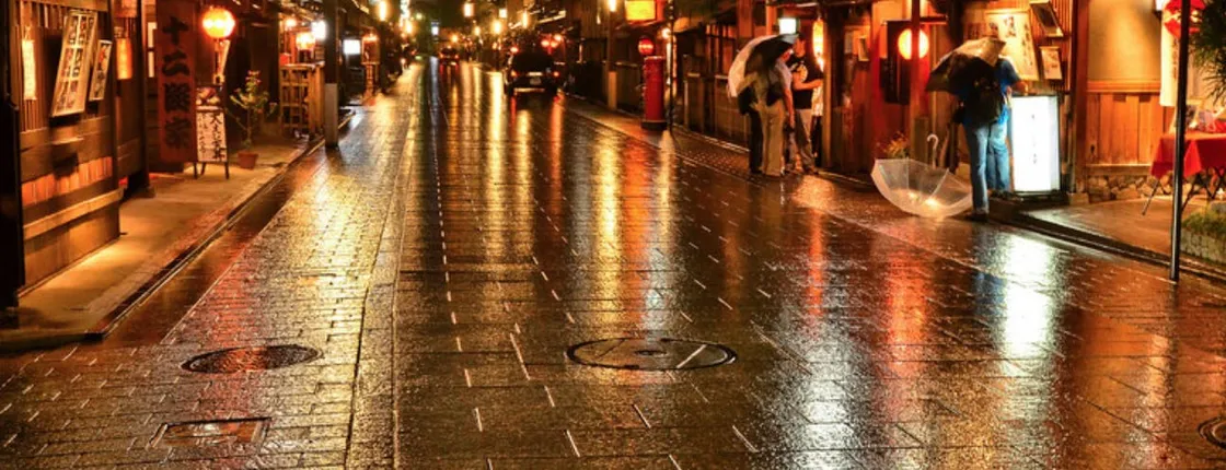 Evening food tour in Kyoto’s geisha district Gion