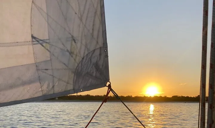 Sunset Broadwater Sailing Cruise with snacks & bubbles