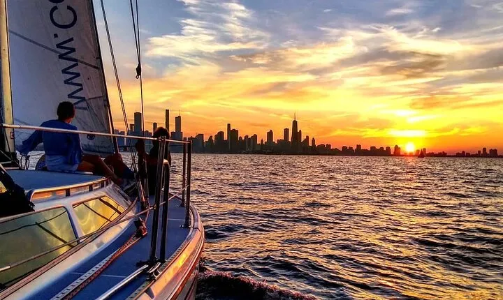 Serene Private Sunset Sail on Lake Michigan - Navy Pier, Chicago