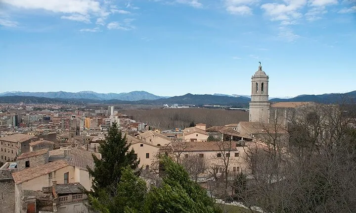 Private Full-Day Girona GOT and Costa Brava Tour