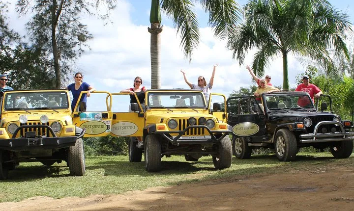 4x4 Open Top Jeep Wrangler Safari Tour with Zipline and Lunch