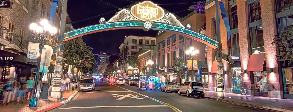 San Diego City Lights night trolley tour