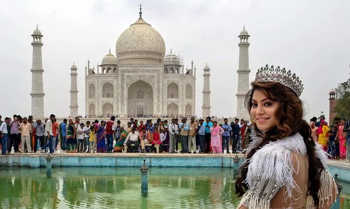 Private Taj Mahal Tour from Delhi by Super-Fast Train 