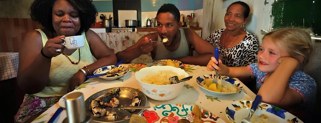 Cultural Dining Experience with a Local Family in Mindelo