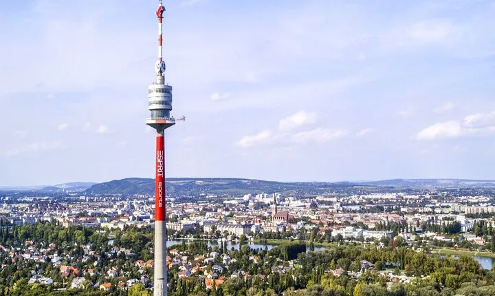 Skip-the-line Donauturm Danube Tower Vienna Tour, Transfer
