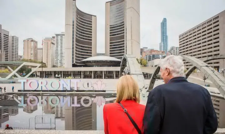 Private Tour: Personal Travel Photographer Tour in Toronto