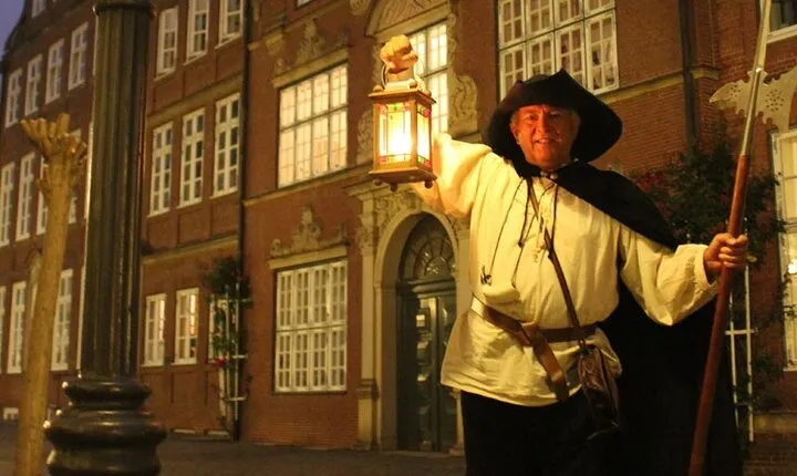 Night watchman tour Hamburg - Deichstrasse & Speicherstadt