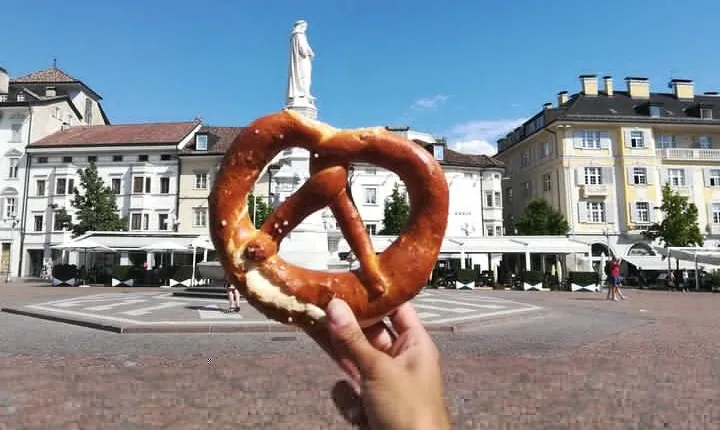 Taste Bolzano: Food Tour with Full Meal by Do Eat Better
