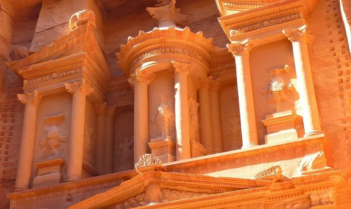 Full Day Treasure of Jordan Petra Tour with Pickup Included