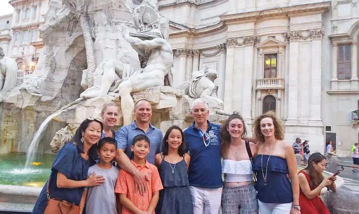Kid-friendly Treasure Hunt for Families around the Trevi Fountain