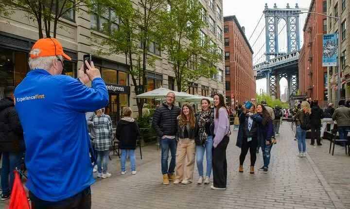NYC Bus Tour of Brooklyn, Bronx, Queens: Contrasts, Color and Character