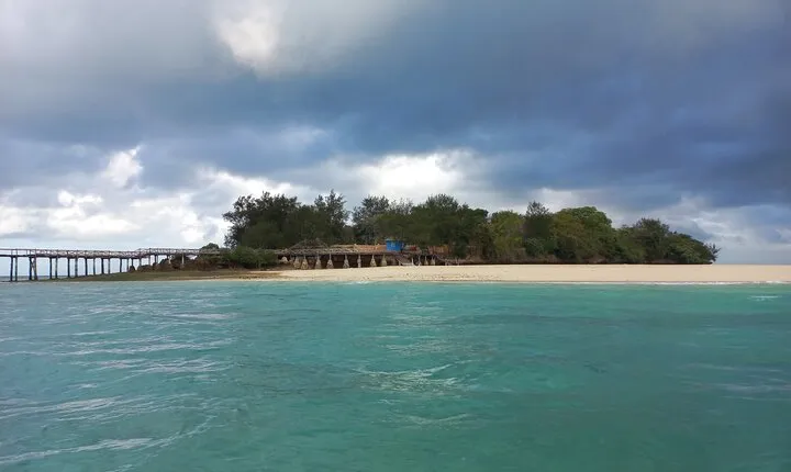 Full-day Prison Island, Nakupenda and Stone Town Tour with Lunch Buffet