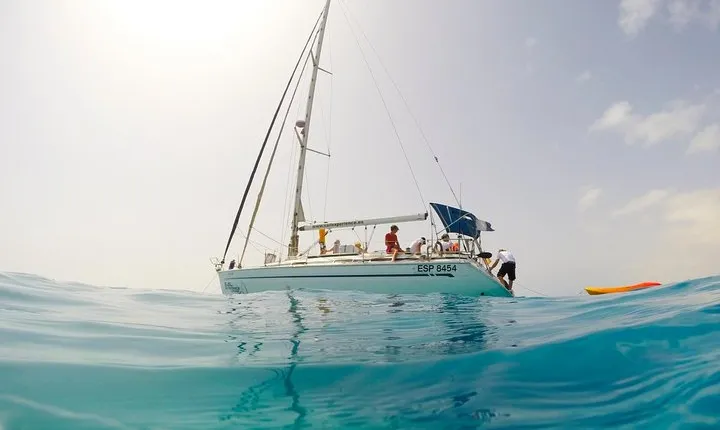 4h - Extended Private Sailing Tour around the Lobos Island