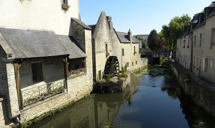 Bayeux Private Walking Tour With A Professional Guide