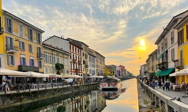 Cruise on the Milanese Navigli with Brunch on the Pier