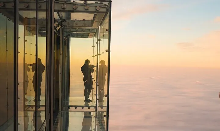 Chicago Night Driving Tour with Skydeck and River Cruise