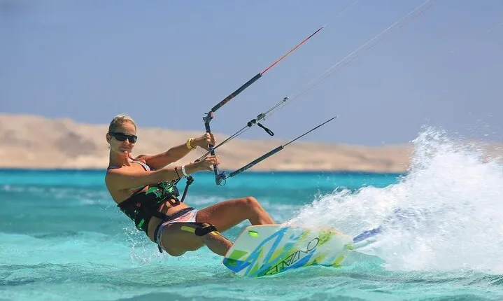 2 Days Kite Surfing, Conquer Thrilling Waves, Transfer - Hurghada