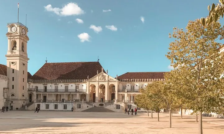 Guided tour of the University and city of Coimbra.