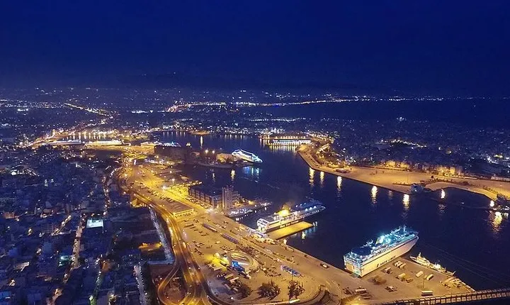 Transfer from Piraeus port to Athens Airport and Vice Versa 22:30PM - 06:29AM