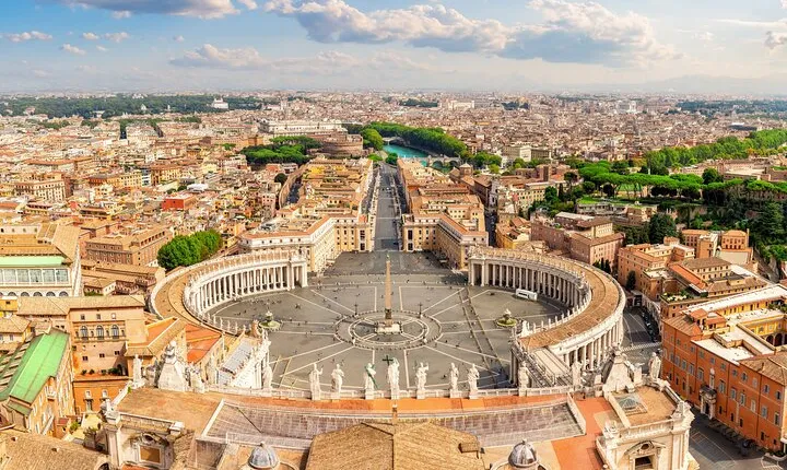 St. Peter's Basilica & Dome tour - From the graves to the sky
