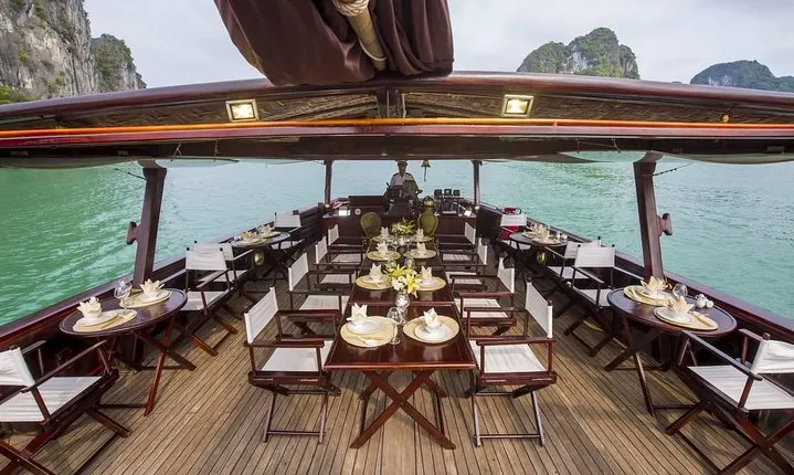 Halong Nang Tien Day Cruise 4 hours