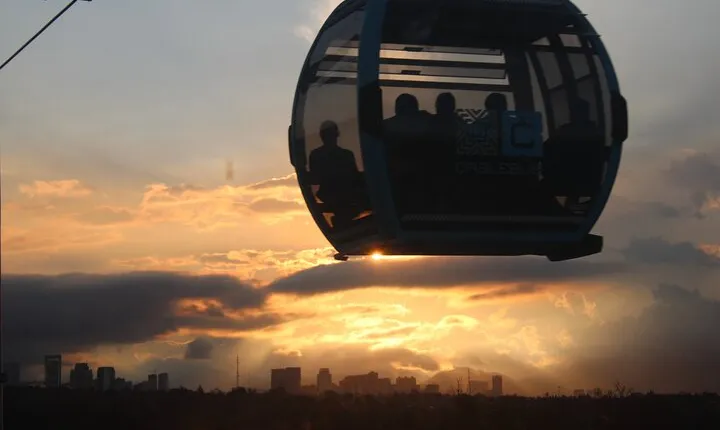 Discover Reforma & Chapultepec Park: Cable Car & Ferris Wheel