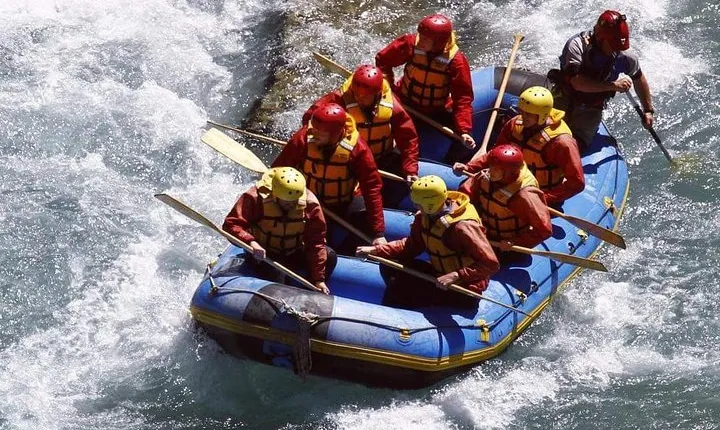 Bali : Rafting in "Telaga Waja River & Besakih Temple "