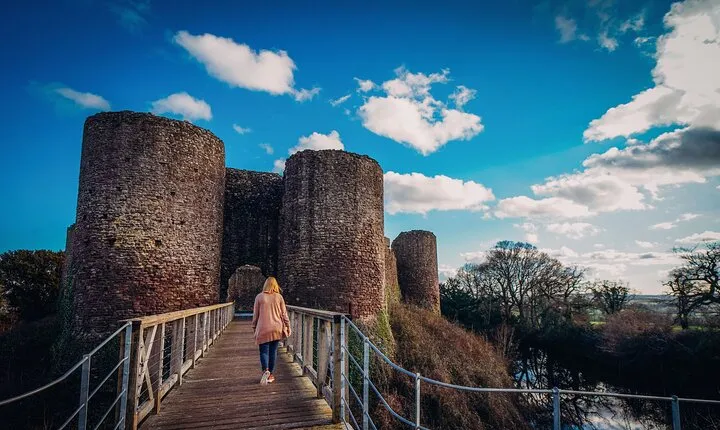 From Cardiff: Brecon Beacons, Hay-on-Wye and Medieval Heritage