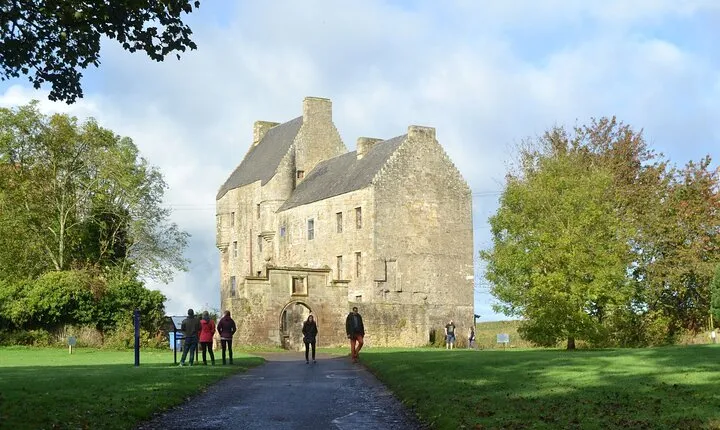 From Glasgow: Outlander Castles and Scottish Countryside Day Tour