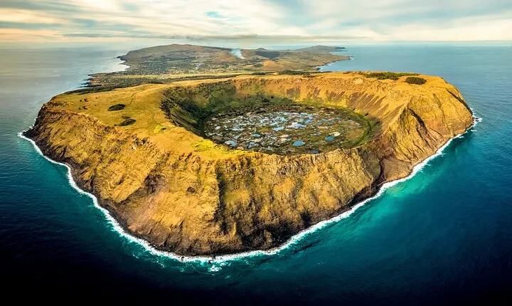 2 Day Small Group Tour in Moai Monuments and Historic Pathways