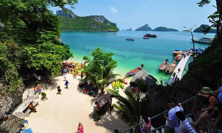Snorkel and Kayak Tour to Angthong Marine Park by Speedboat from Koh Samui