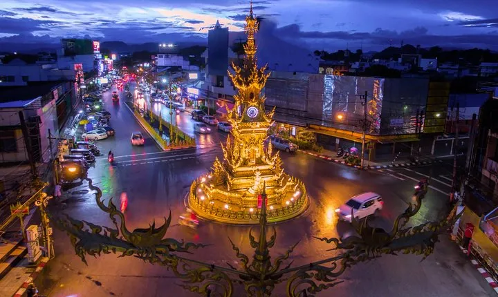 Chiang Rai City Highlights with Traditional Dinner & Show