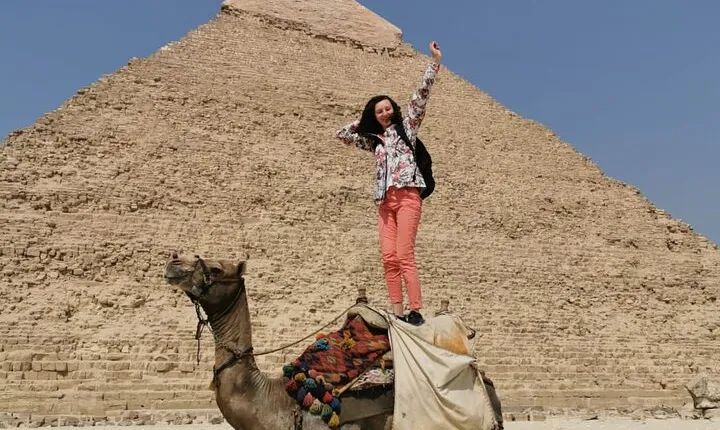 guided tour to the Pyramids of Giza with a camel riding