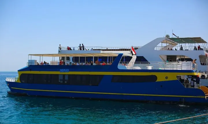 2 Hours Semi-Submarine Snorkeling Sea Trip & Transfer-Hurghada