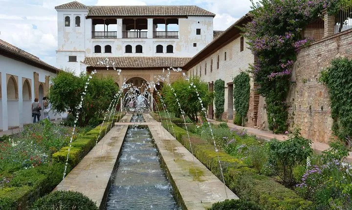 Malaga to Granada trip with Alhambra tickets included