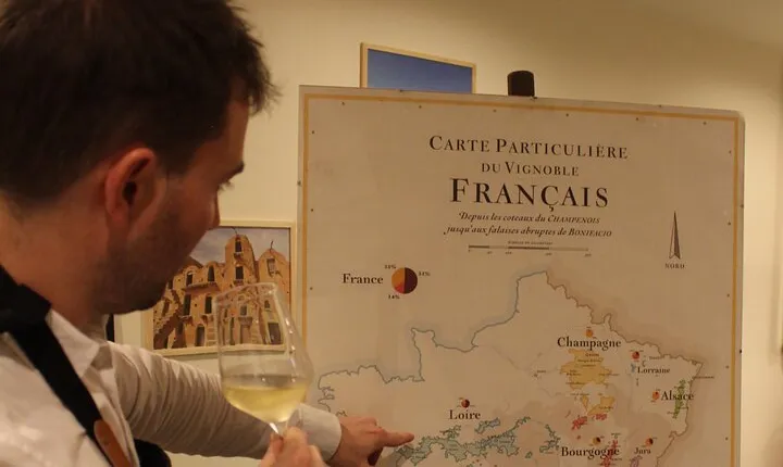 Pairings between French wines and cheeses, including champagne