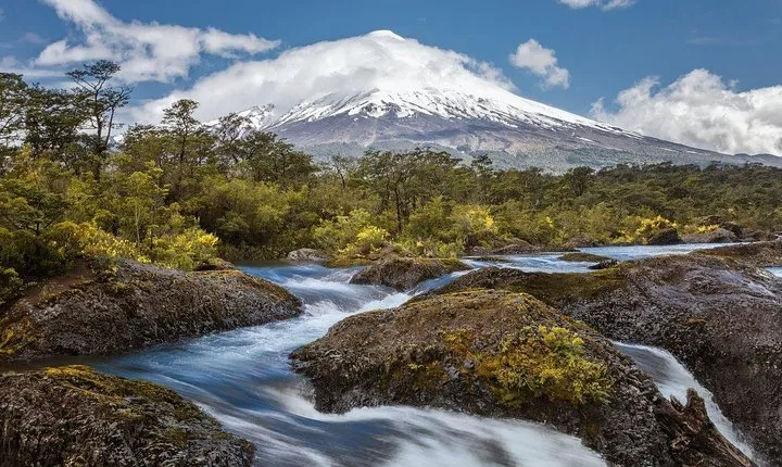 4-Day Puerto Varas & Osorno Volcano with Hotel, Tours & Transfers