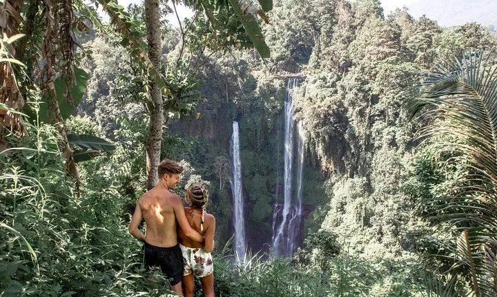 Premium Sunrises, Rice Fields, and Waterfalls Tour