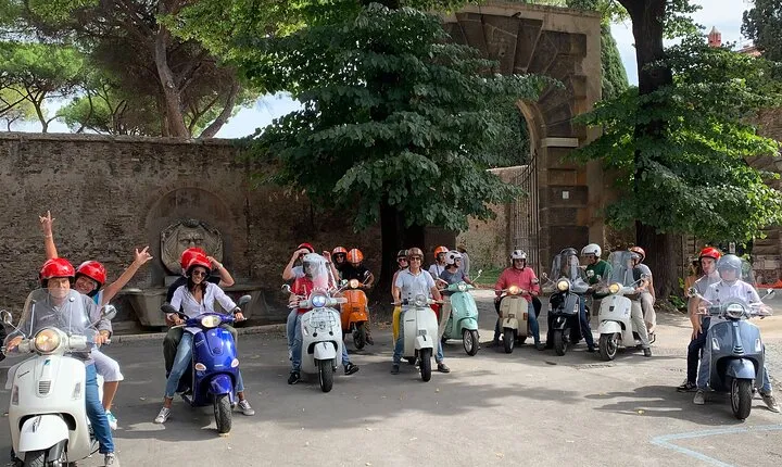 Vespa Tour in Rome Driven by Us with Optional Pick Up