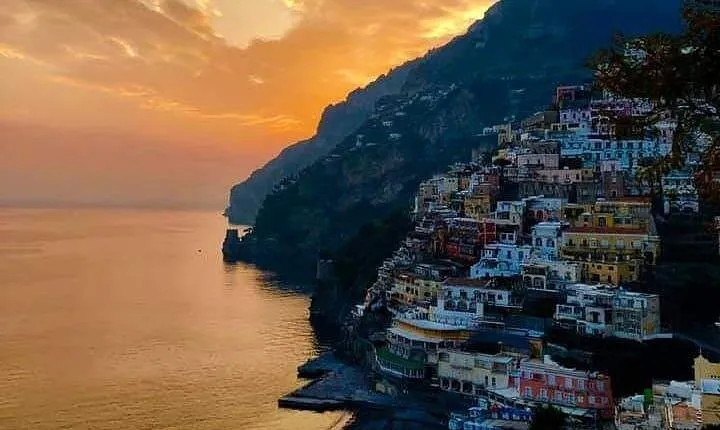 Sunset on the Amalfi Drive: out of crowding and no traffic