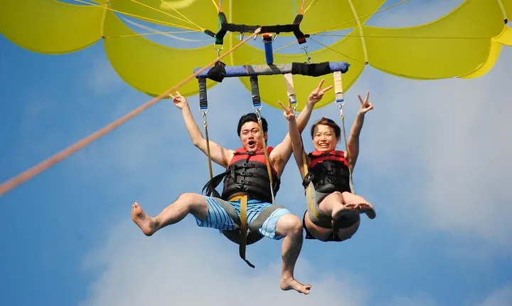 Maunalua Bay Higher Flyer Parasailing Adventure