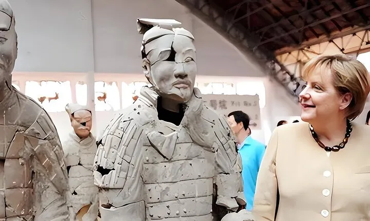 Xian Day Tour, Terracotta Army, City Wall, Pagoda, Muslim Bazaar