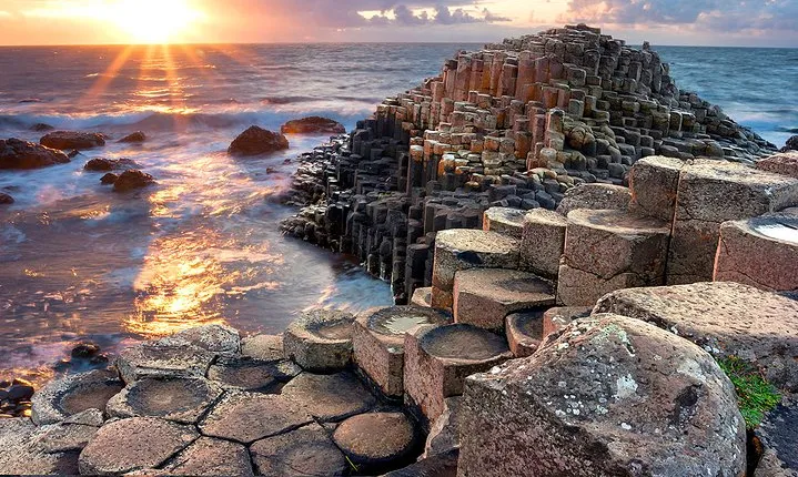 Spanish Belfast And Giants Causeway Tour