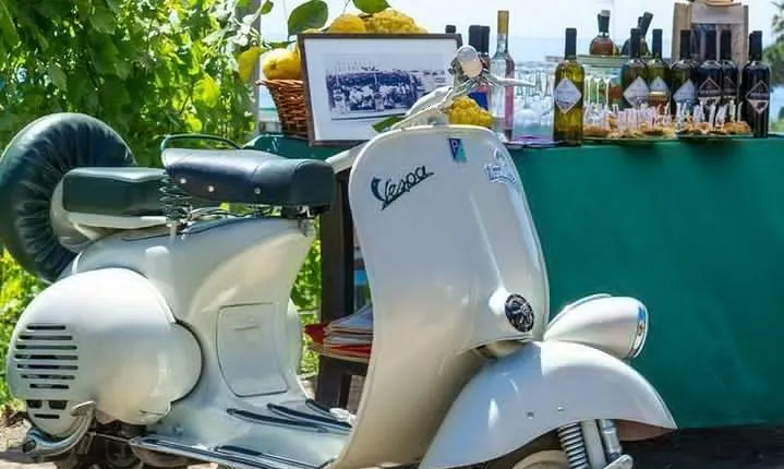Rome Vespa Food Tour with driver 3/4 hours